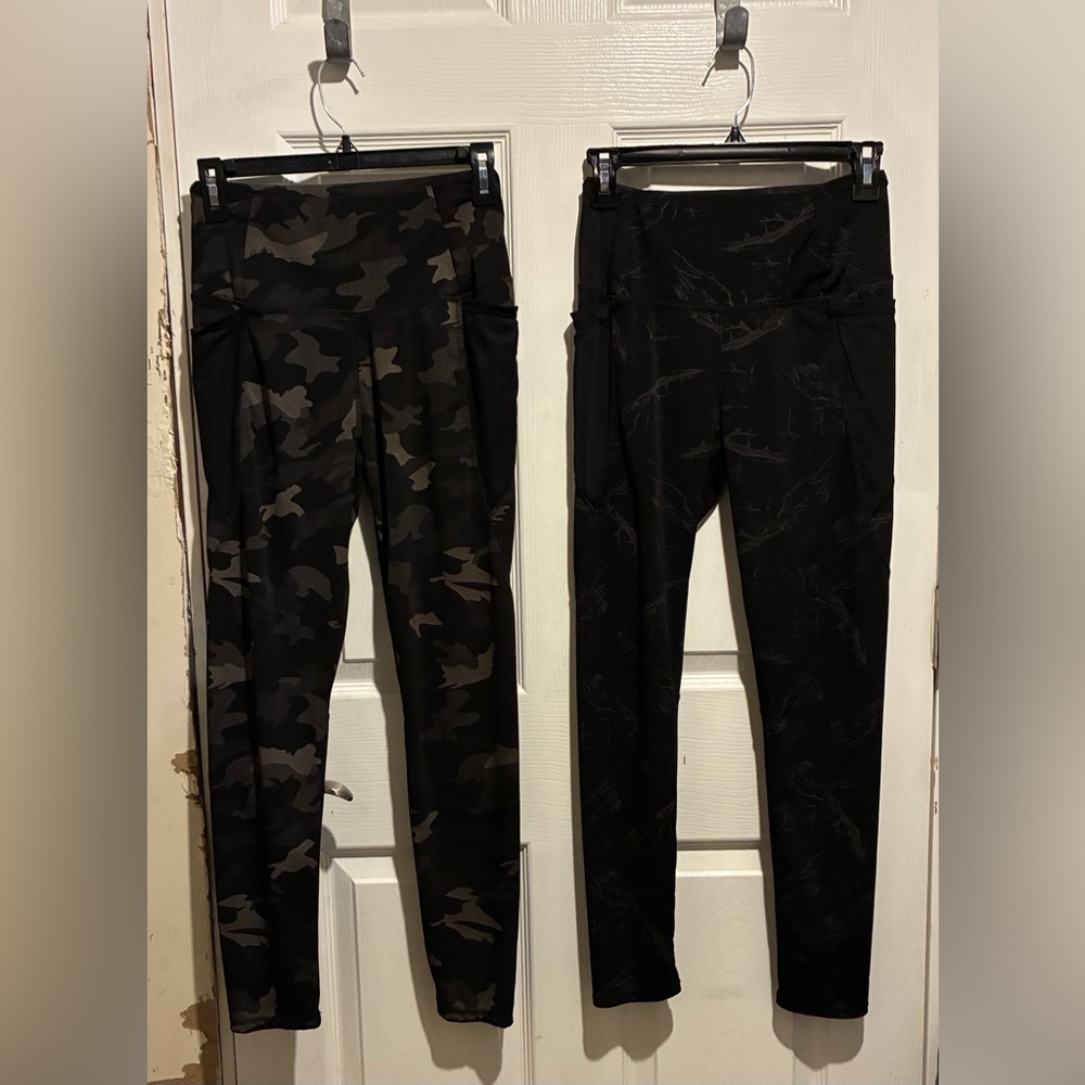 2 Pair Women’s Black Capri Leggings Clean and in Good Condition. Size L/XL. $10.